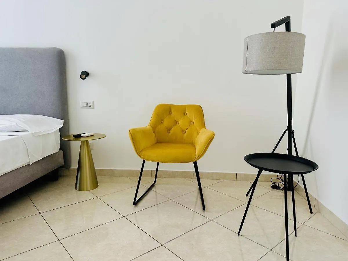 Garibaldi 118 Luxury Apartment Νάπολη 0*,